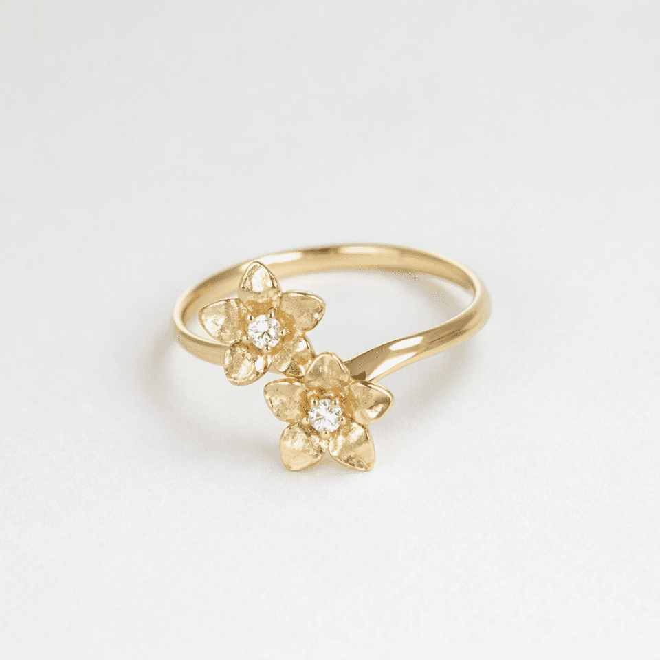 Inel din aur 14K cu flori și zirconii – design delicat floral